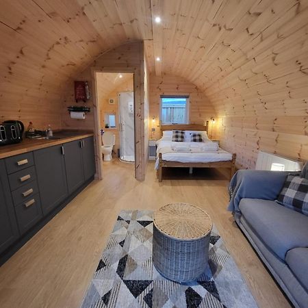 Lois' Pod With Hot Tub, Near Airport Bristol Exterior foto