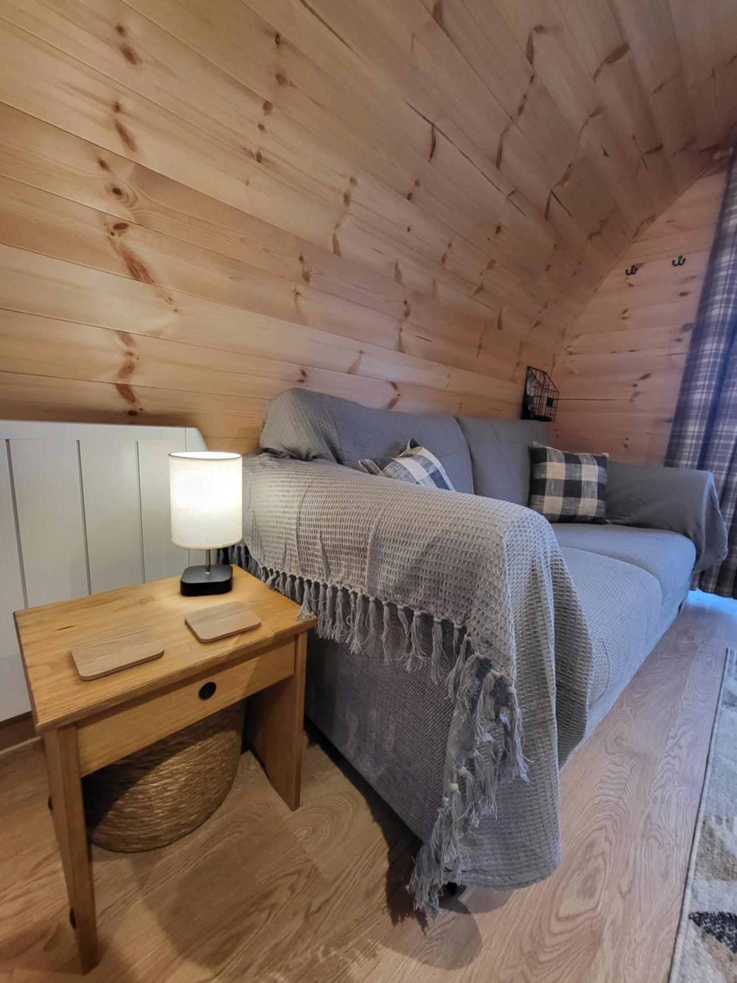 Lois' Pod With Hot Tub, Near Airport Bristol Exterior foto