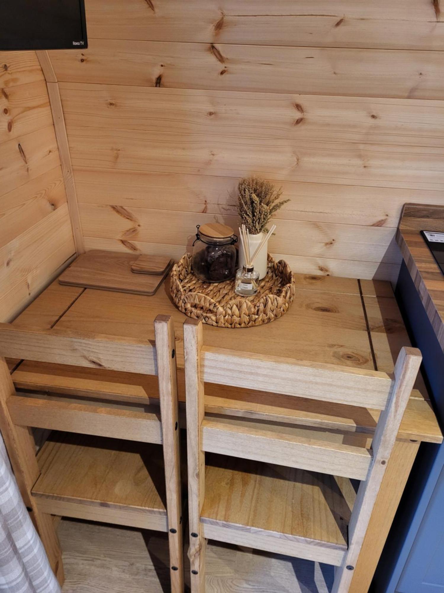 Lois' Pod With Hot Tub, Near Airport Bristol Exterior foto